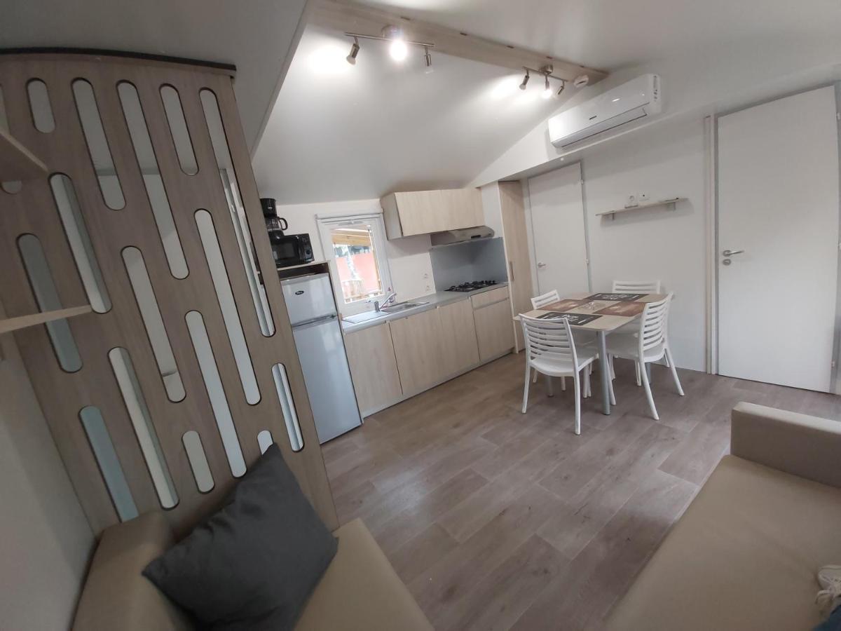 Mobil Climatise 6pers. 3ch Domaine De Chaussy 5* Ardeche Campingplatz